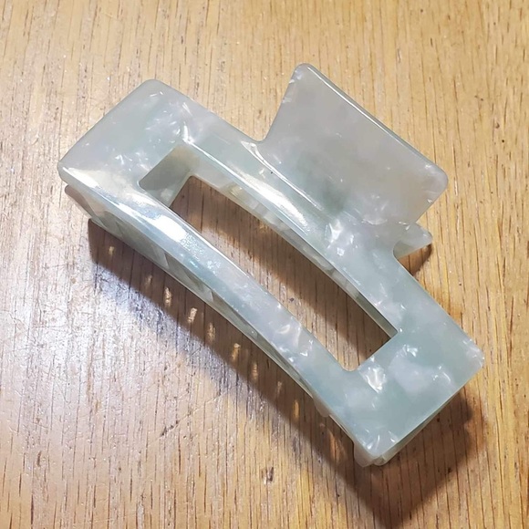 Large Acetate Claw Clip - Picture 1 of 1